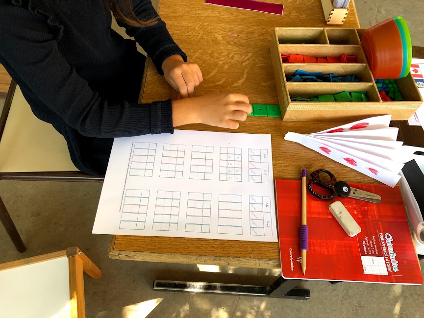 areliers,ateliers Montessori,accompagnement pédagogique,soutien scolaire,troubles des apprentissage,troubles dys,dys,difficultés d'apprentissage,troubles de l'écriture,réflexes archaiques,dysgraphie,difficulté d'écriture,instruction en famille
